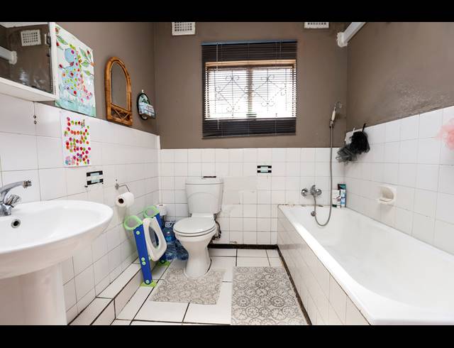 3 BEDROOM HOUSE FOR SALE IN KENVILLE